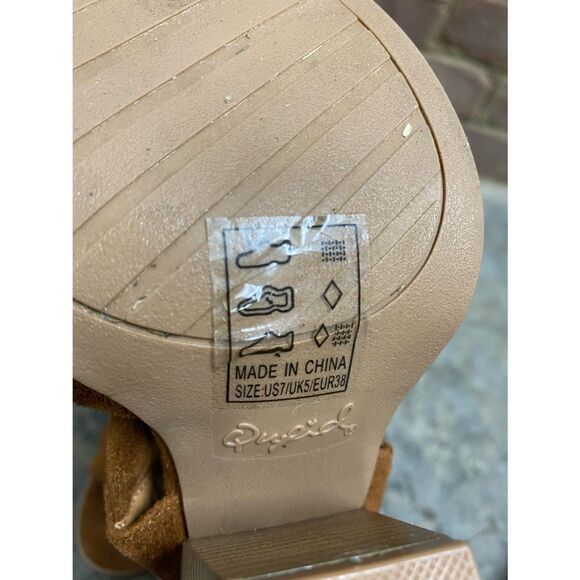 Qupid Chestnut Brown Micro-Suede Knotted Chunky Heels Size 7 - Picture 11 of 11